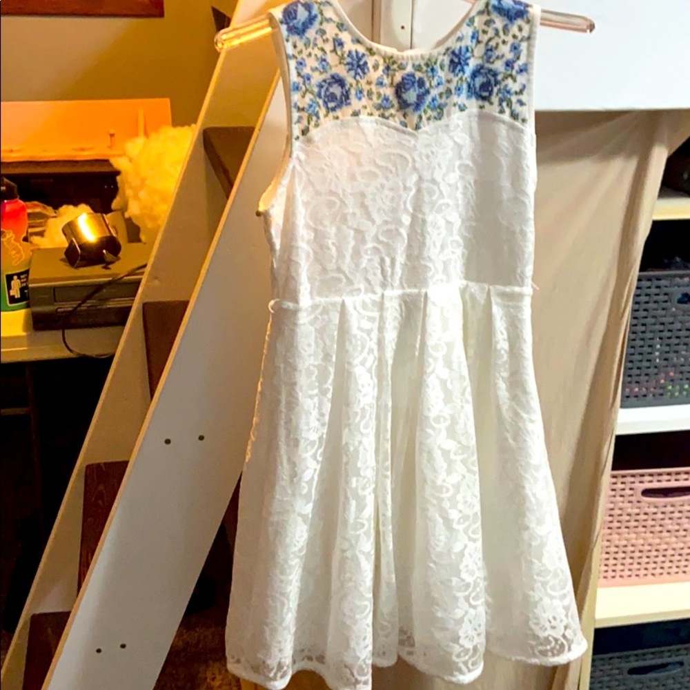 DRESS